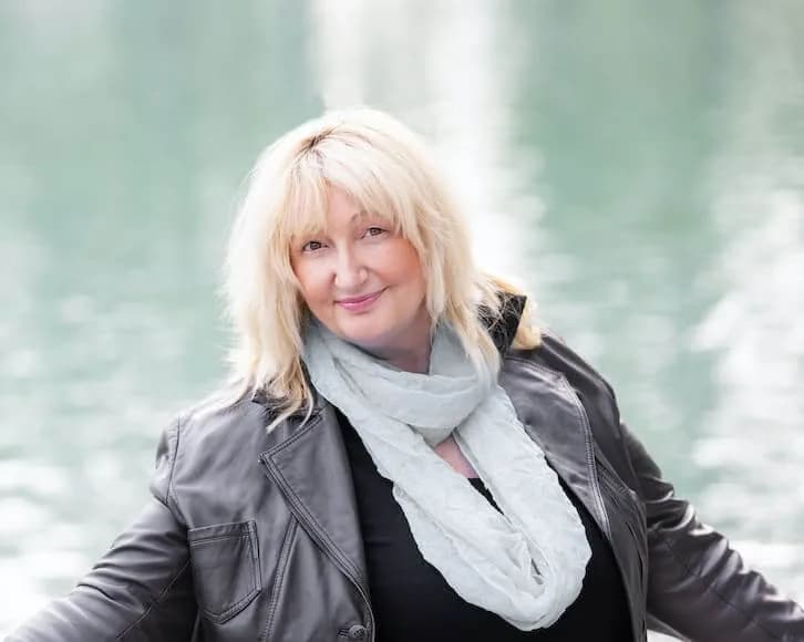Astrid Hövel, Kosmetik